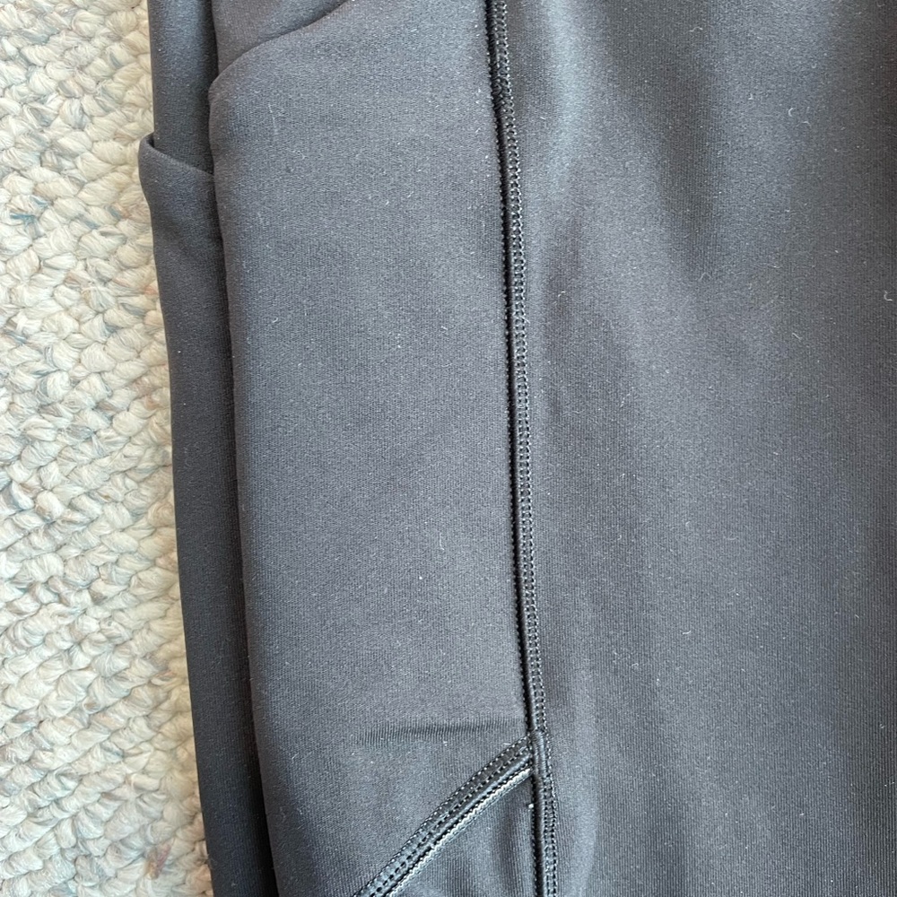 Lululemon time to sweat tight size 6 black 28” - Picture 5 of 6